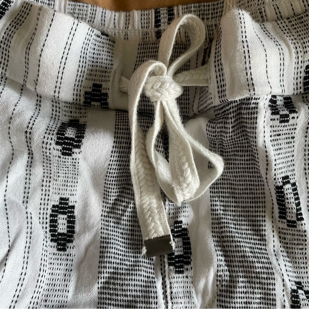 STYLE & CO Black & White Beach Linen Rayon Blend Lightweight Cropped Capri Pants - Picture 2 of 10